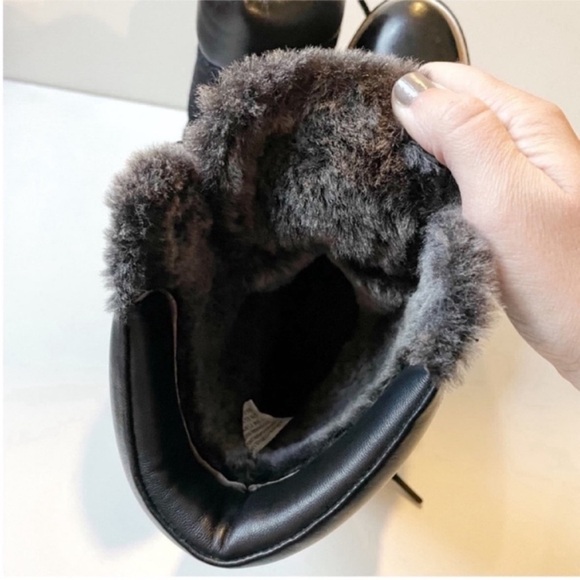 New Tory Burch Miller 60MM Black Lug Sole Shearling Boots Size 7.5 - Picture 10 of 13